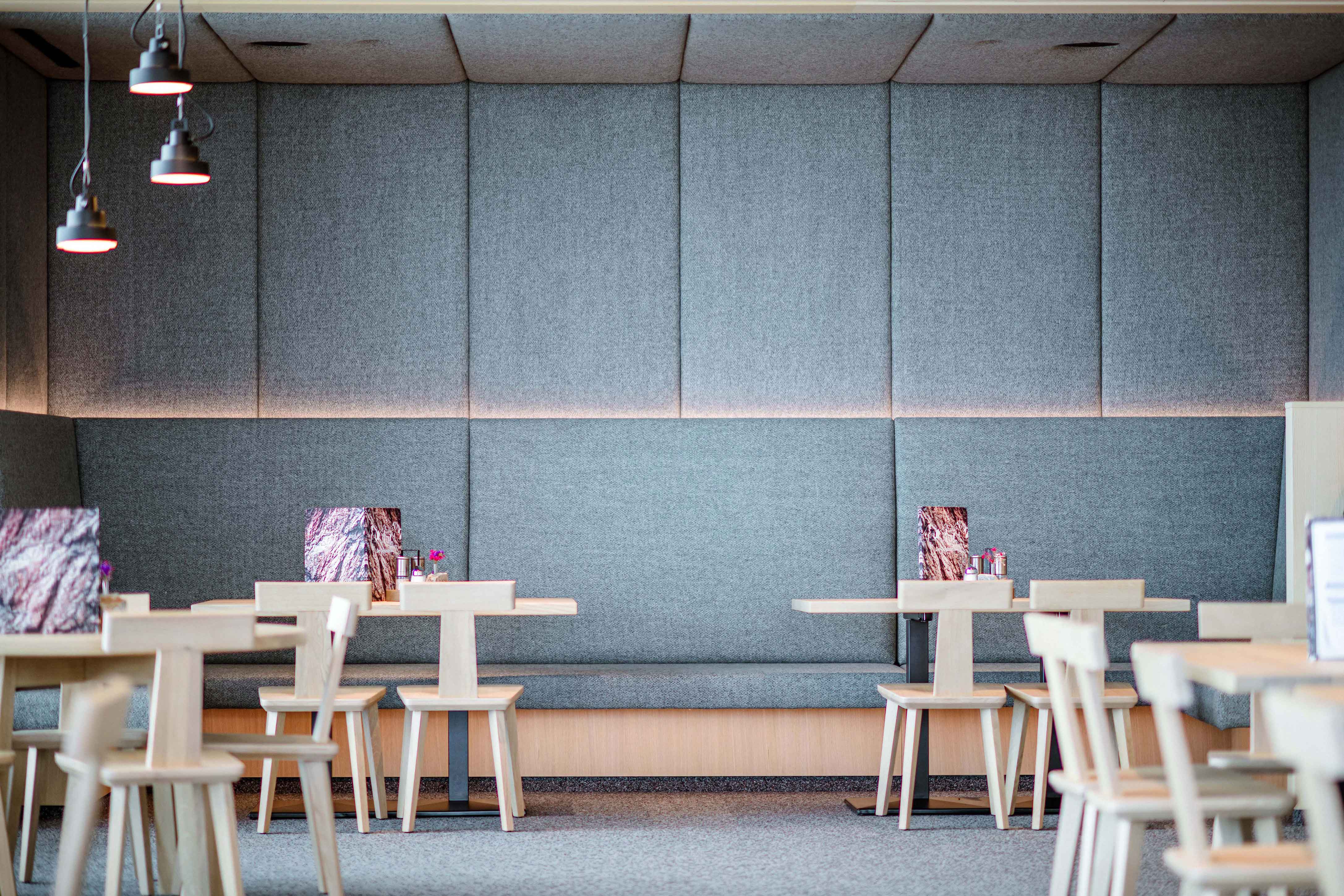 Dachsteinrestaurant-Bezugsstoff-Loden